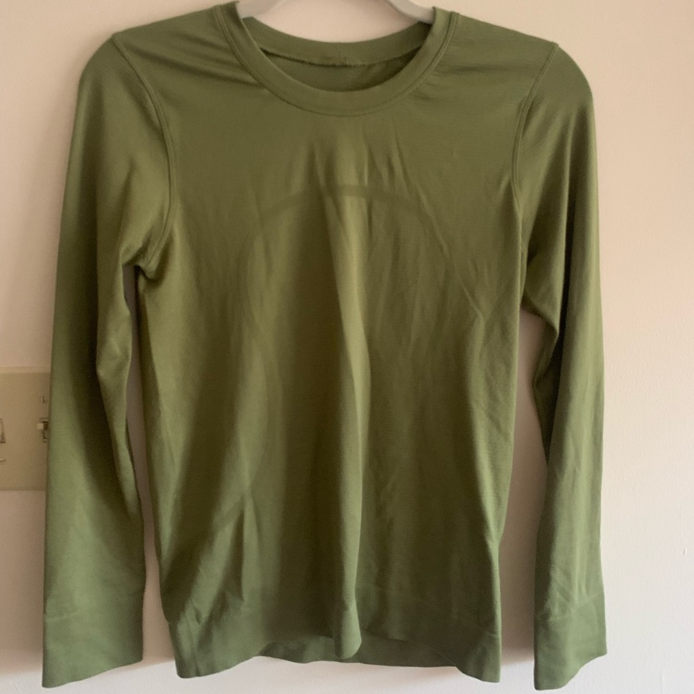 8.Lululemon Relaxed Swiftly Tech